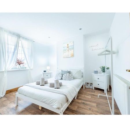 Holiday Home Folkestone Beach Bagian luar foto