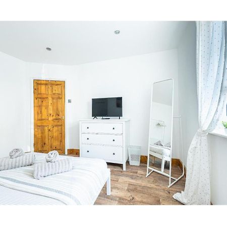 Holiday Home Folkestone Beach Bagian luar foto